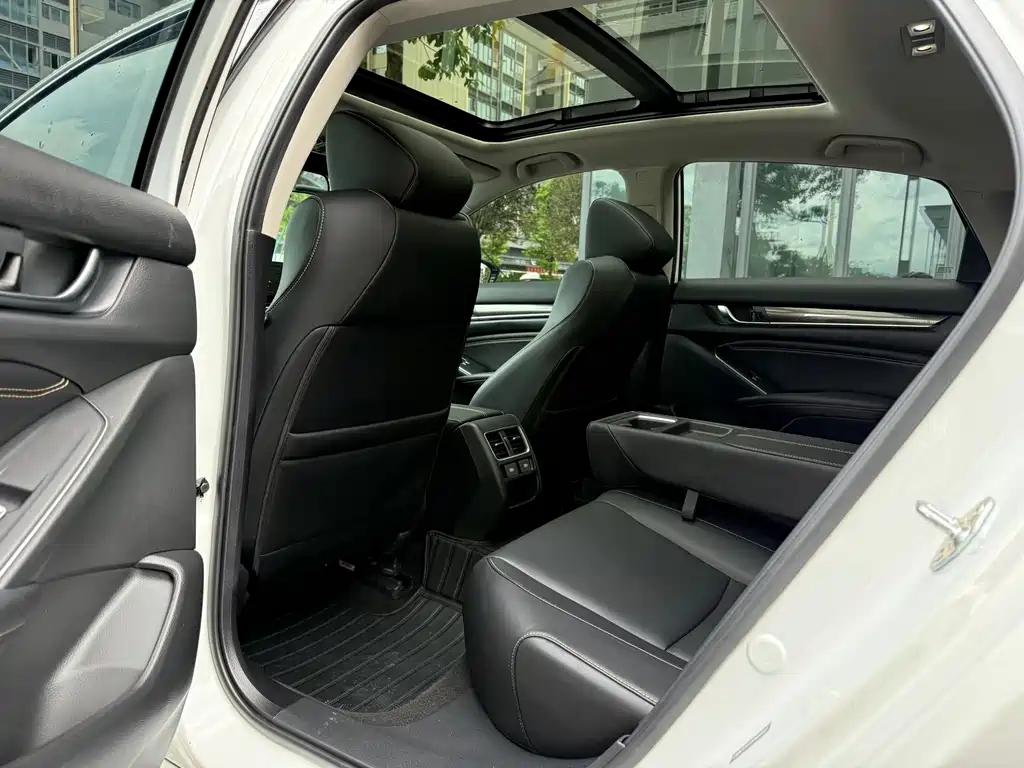 Honda Accord 2023 — фото 10