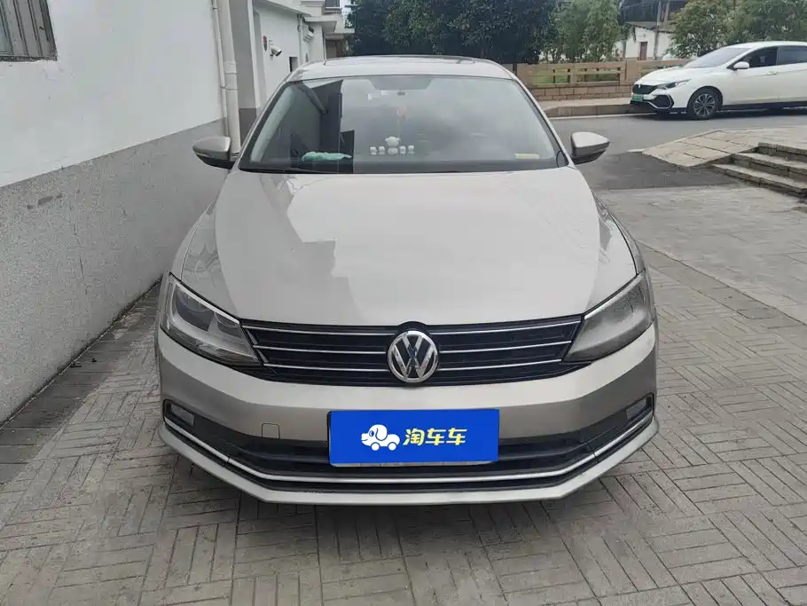 Volkswagen Sagitar 2016