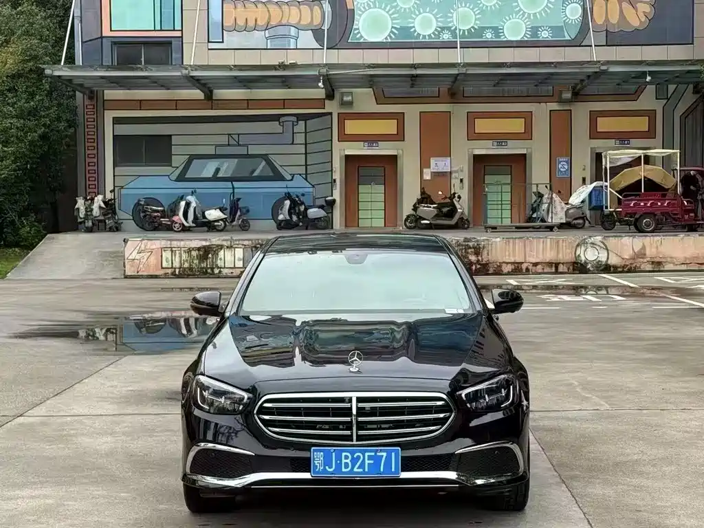 Mercedes-Benz E-Class 2023 — фото 1