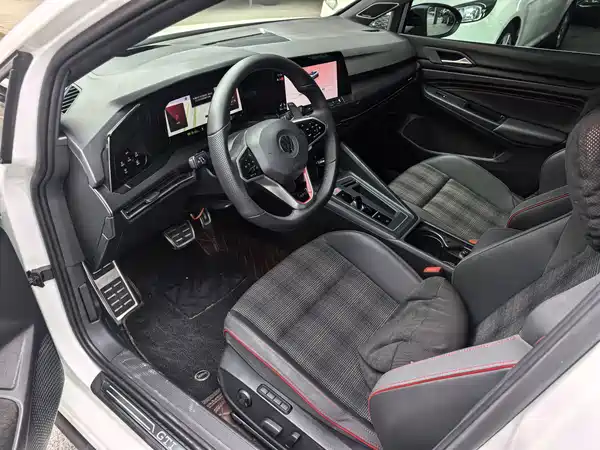Volkswagen Golf GTI 2022