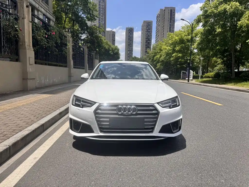 Audi A4L 2019