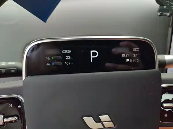 Li Auto L8 2025