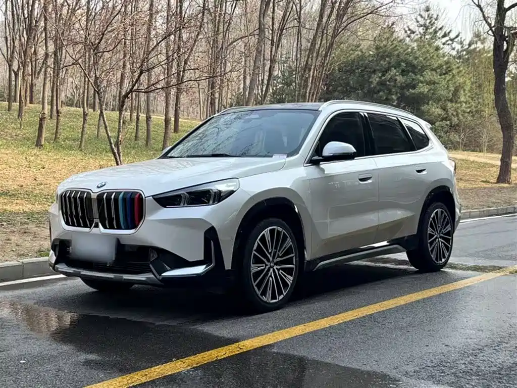 BMW X1 2023 — фото 1
