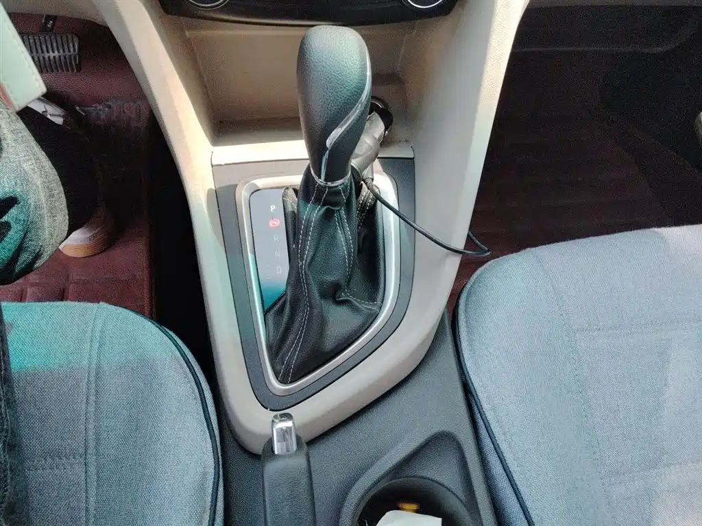 Buick Excelle 2015 — фото 15