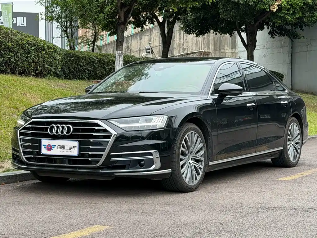 Audi A8 2019 — фото 1