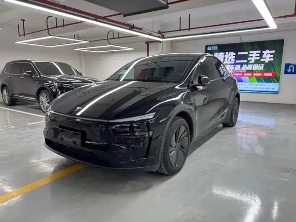 Tesla Model Y 2025