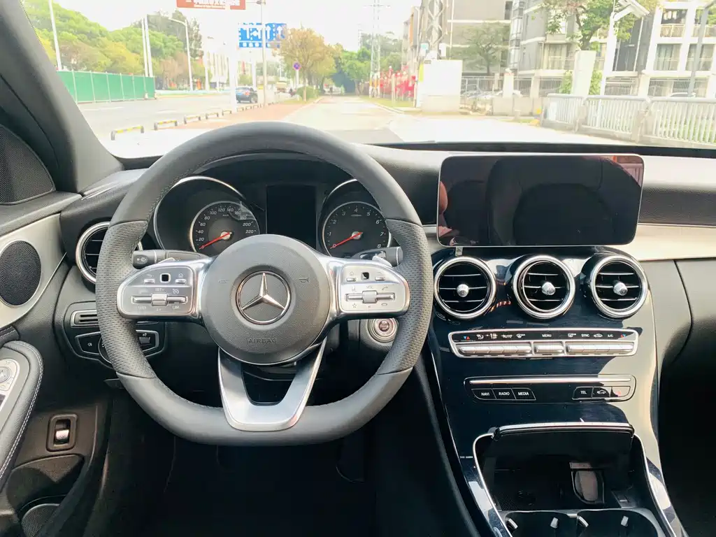 Mercedes-Benz C-Class 2019 — фото 13
