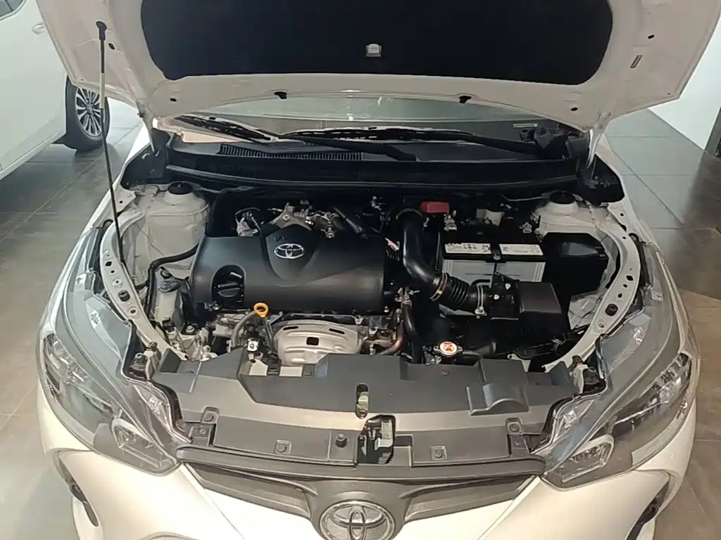 Toyota Yaris L 2023 — фото 20