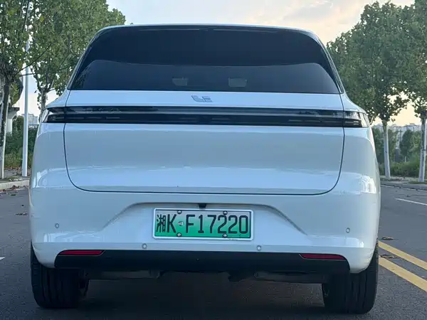 Li Auto L6 2024