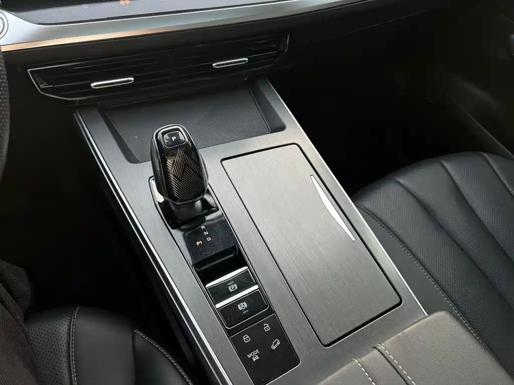 Roewe RX5 MAX 2022 — фото 15