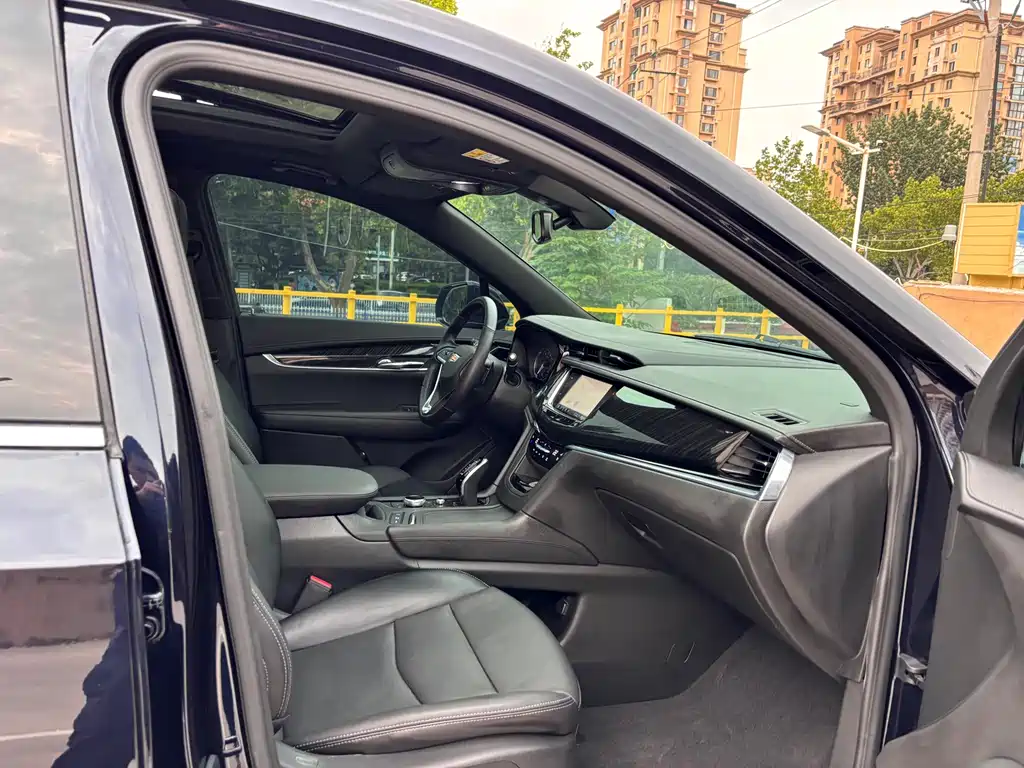 Cadillac XT6 2021 — фото 16