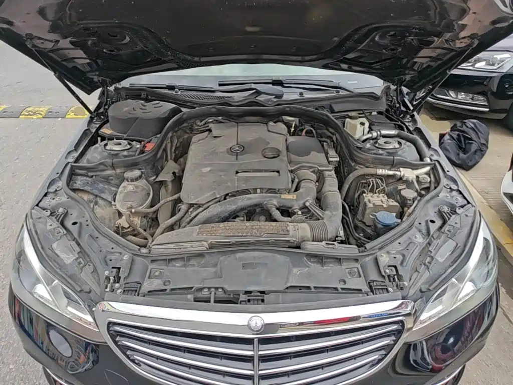 Mercedes-Benz E-Class 2015 — фото 20