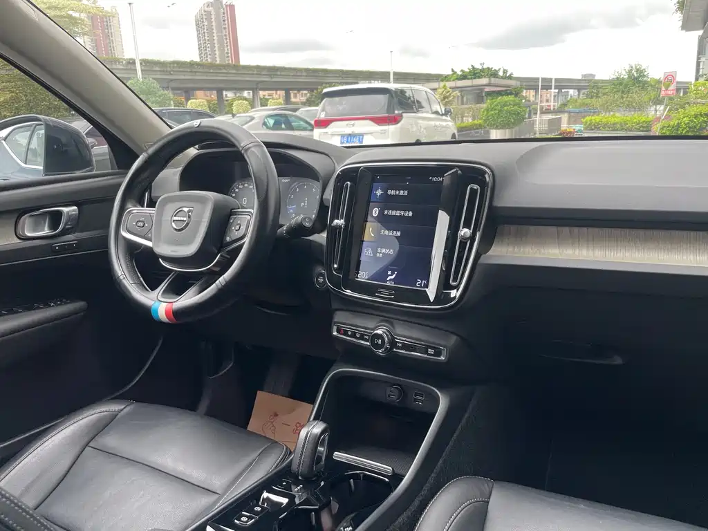 Volvo XC40 2019 — фото 14