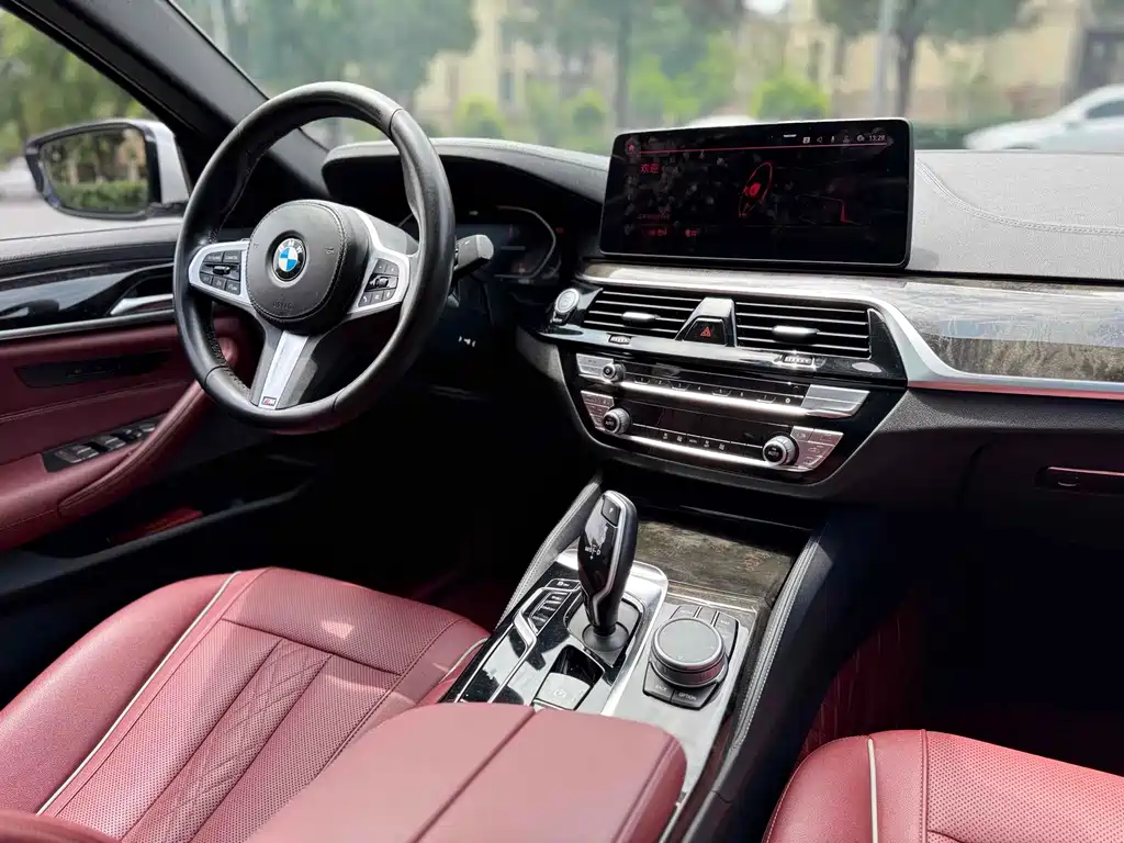 BMW 5 Series 2022 — фото 13