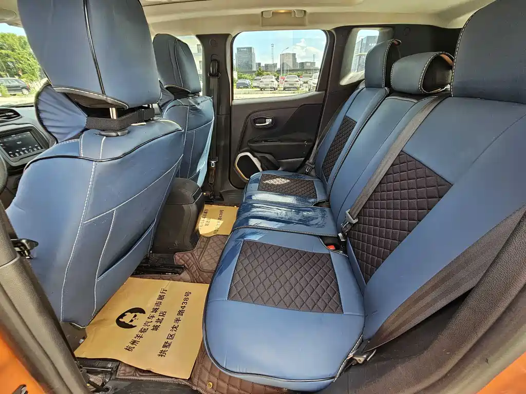 Jeep Renegade 2018 — фото 14