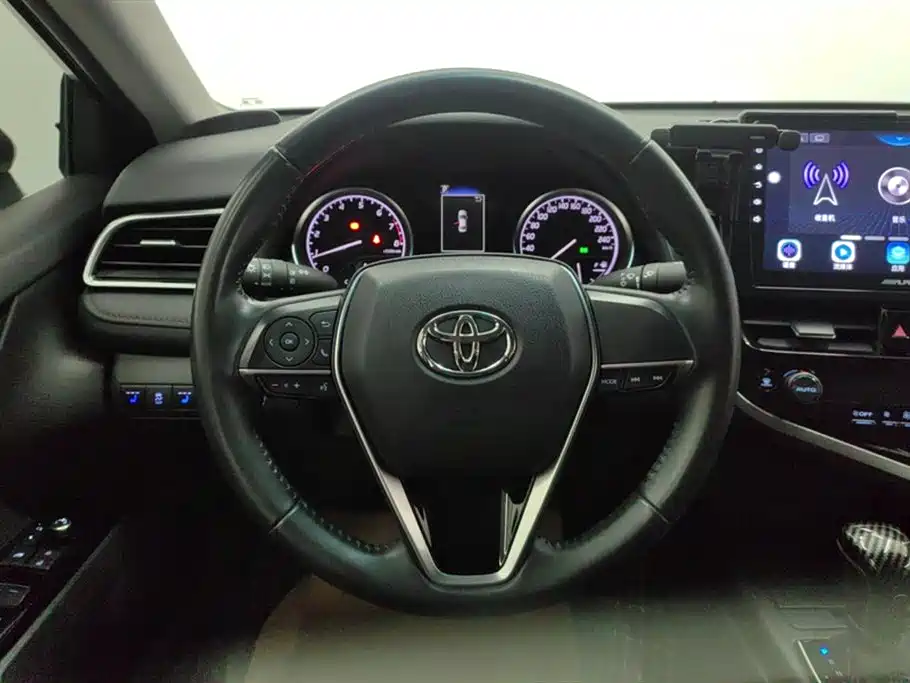 Toyota Camry 2023 — фото 15