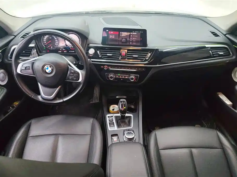 BMW 1 Series 2021 — фото 12