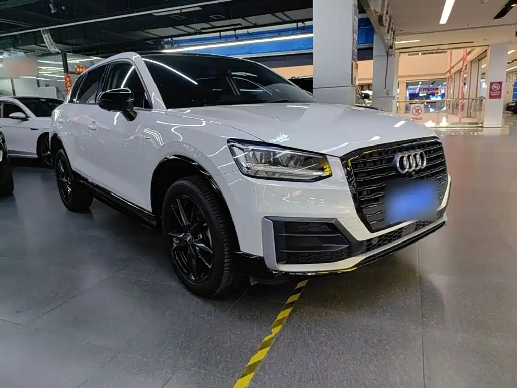 Audi Q2L 2020 — фото 4