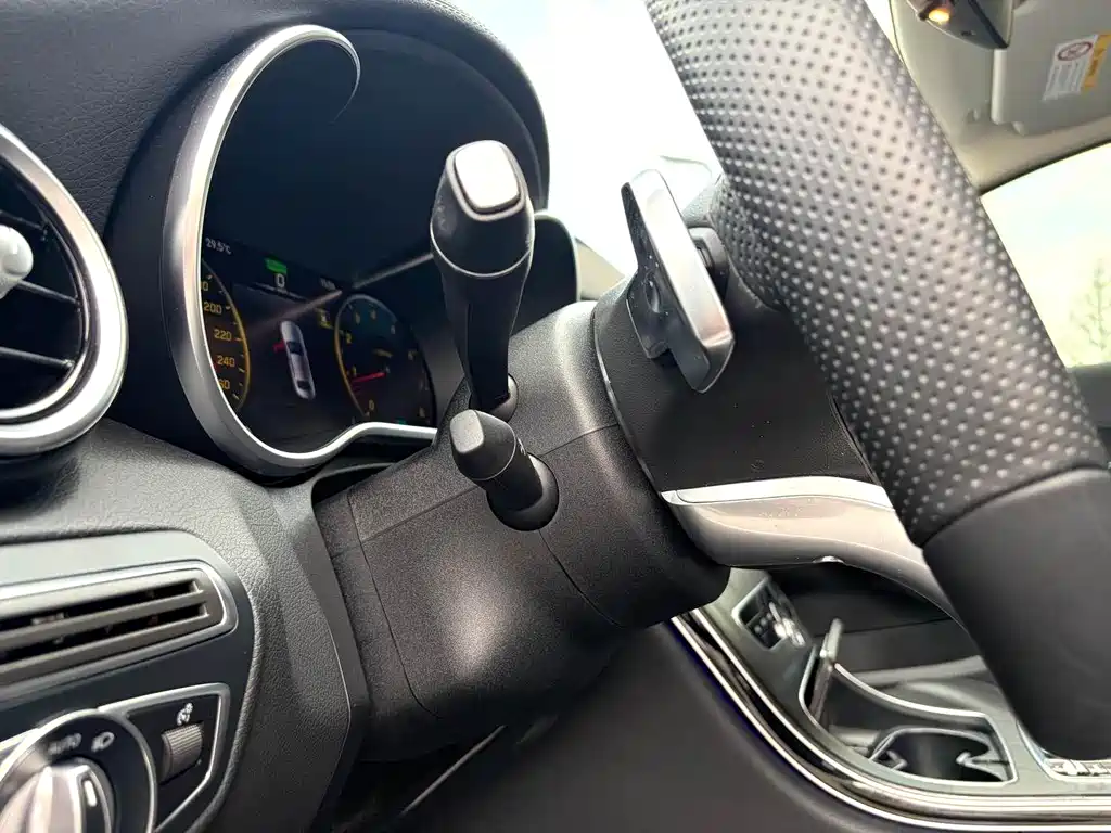 Mercedes-Benz C-Class 2020