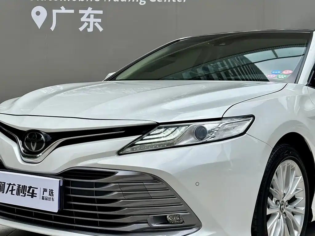 Toyota Camry 2020 — фото 15