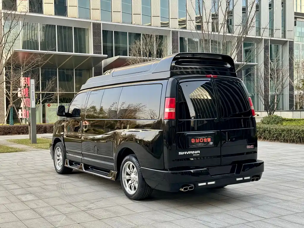 GMC Savana 2017 — фото 6