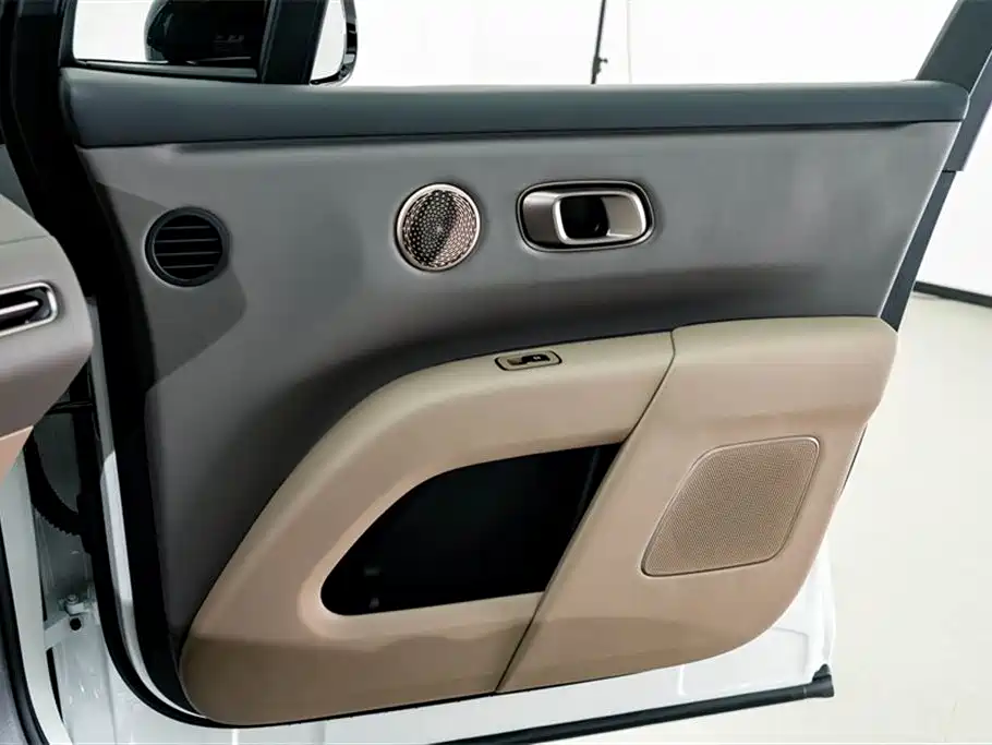 Li Auto i8 2026 — фото 17