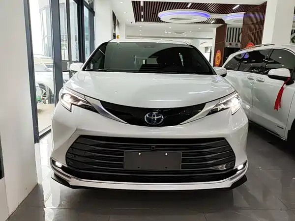 Toyota Sienna 2023