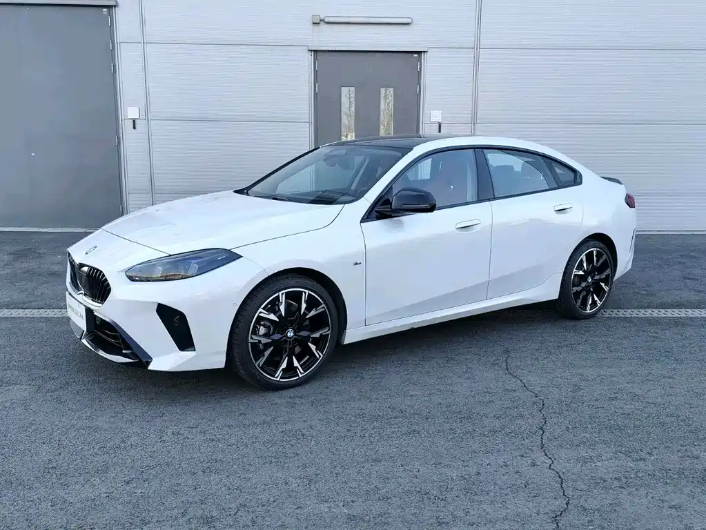 BMW 2 Series 2025 — фото 1