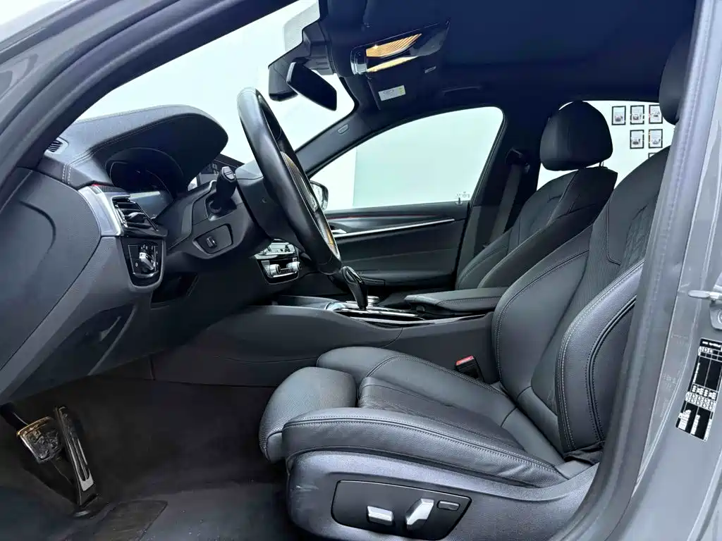 BMW 5 Series 2022 — фото 16