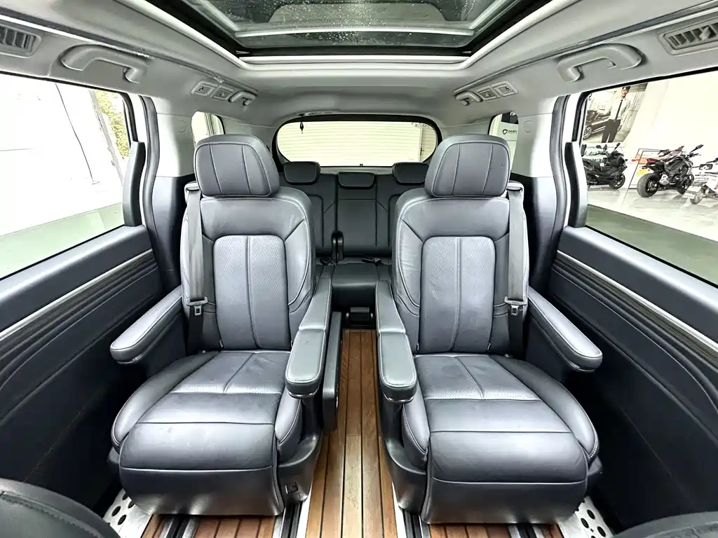 GAC Motor Trumpchi M8 2021 — фото 8