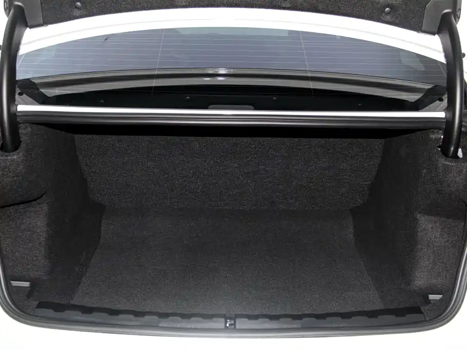 BMW 3 Series 2025 — фото 31