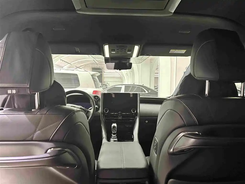 Toyota Vellfire 2026 — фото 19