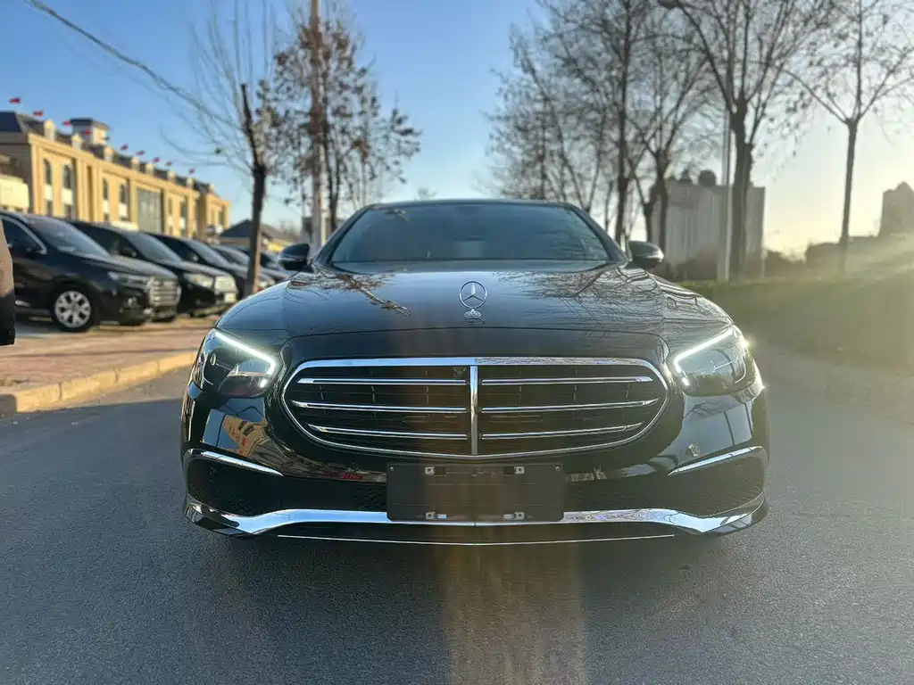 Mercedes-Benz E-Class 2023 — фото 2