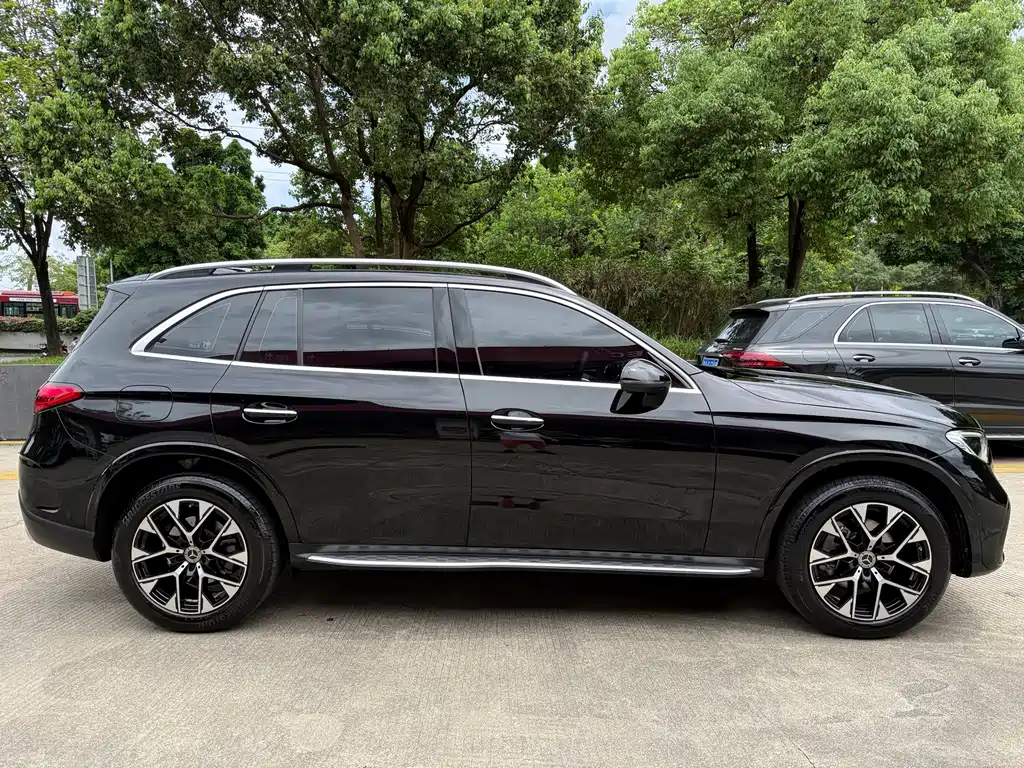 Mercedes-Benz GLC 2023