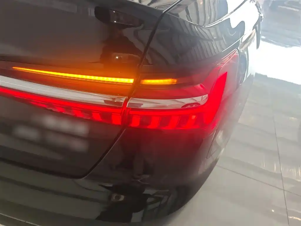 Audi A6L 2023 — фото 24