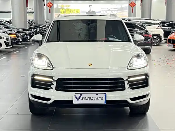 Porsche Cayenne 2021