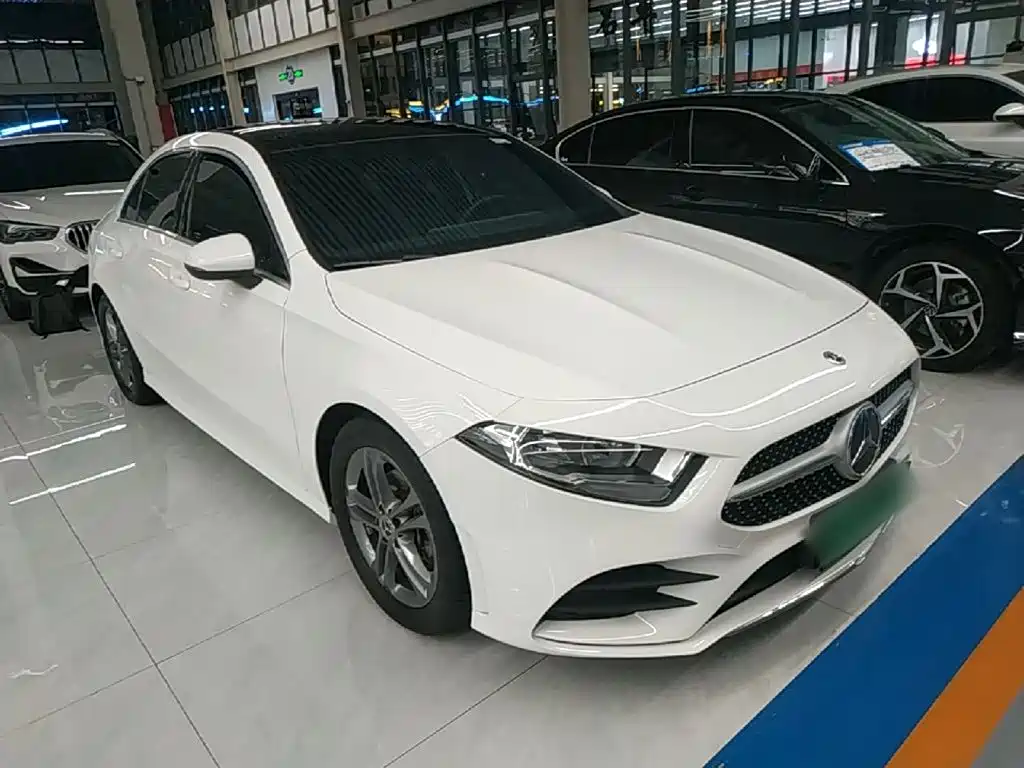 Mercedes-Benz A-Class 2023 — фото 4