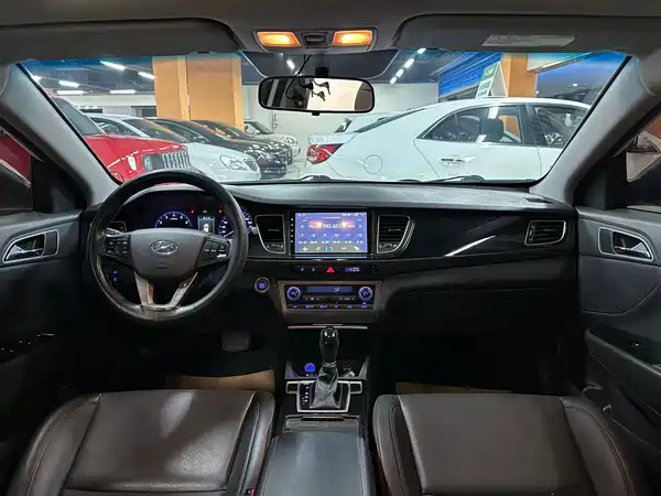 Hyundai Mistra 2014
