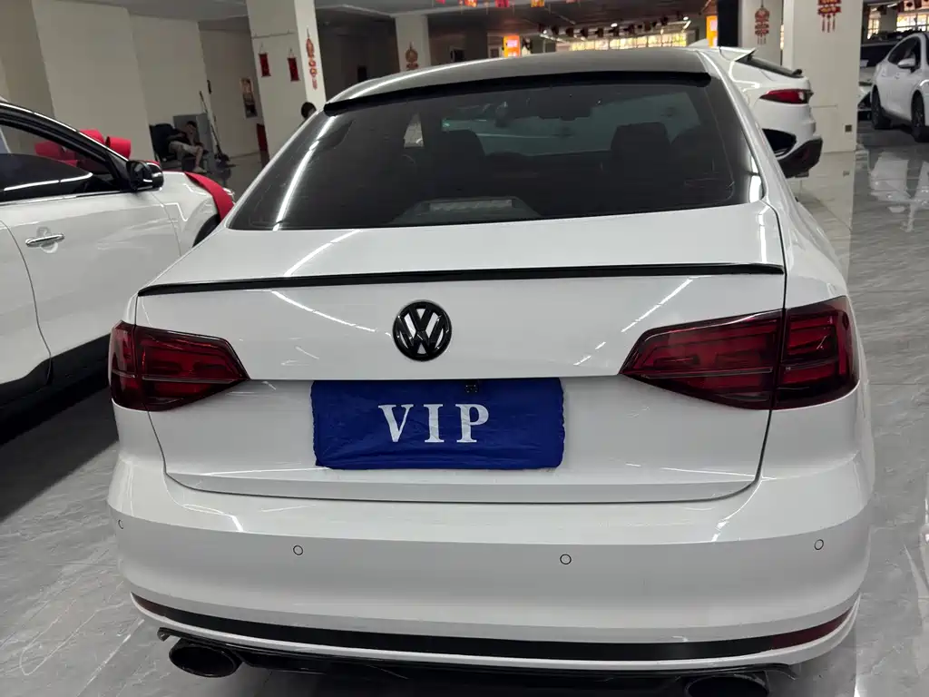 Volkswagen Sagitar 2017