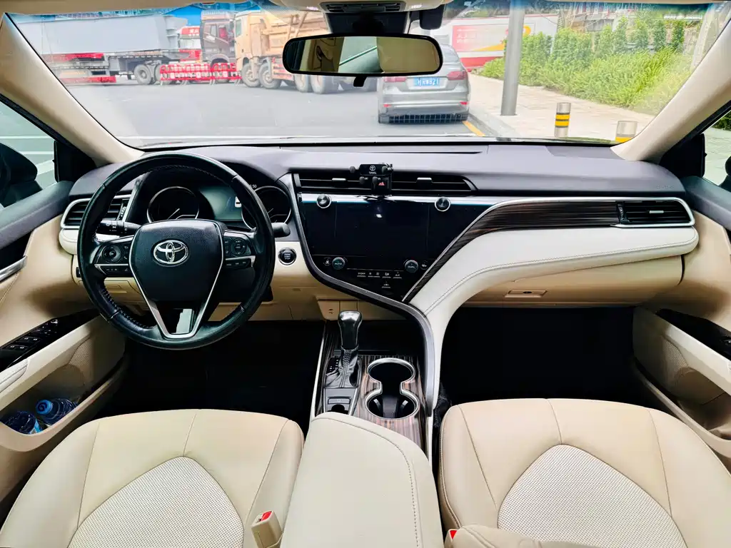 Toyota Camry 2020 — фото 6