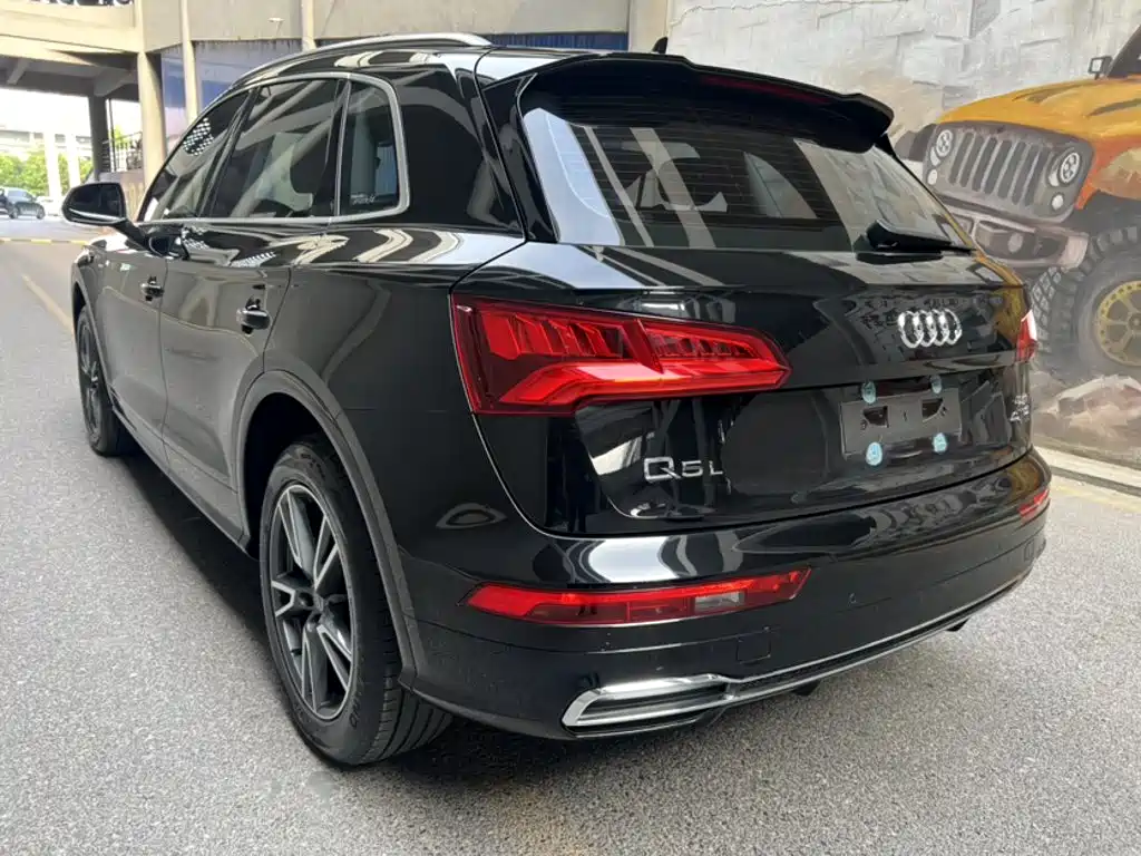 Audi Q5L 2019 — фото 7