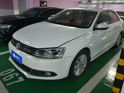 Volkswagen Sagitar 2015