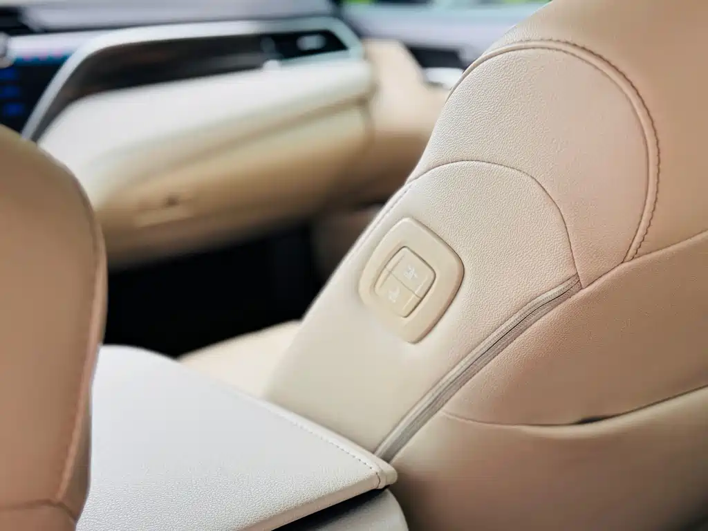 Toyota Camry 2020 — фото 25