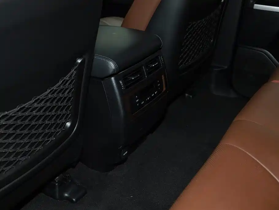 Toyota Land Cruiser 2019 — фото 17