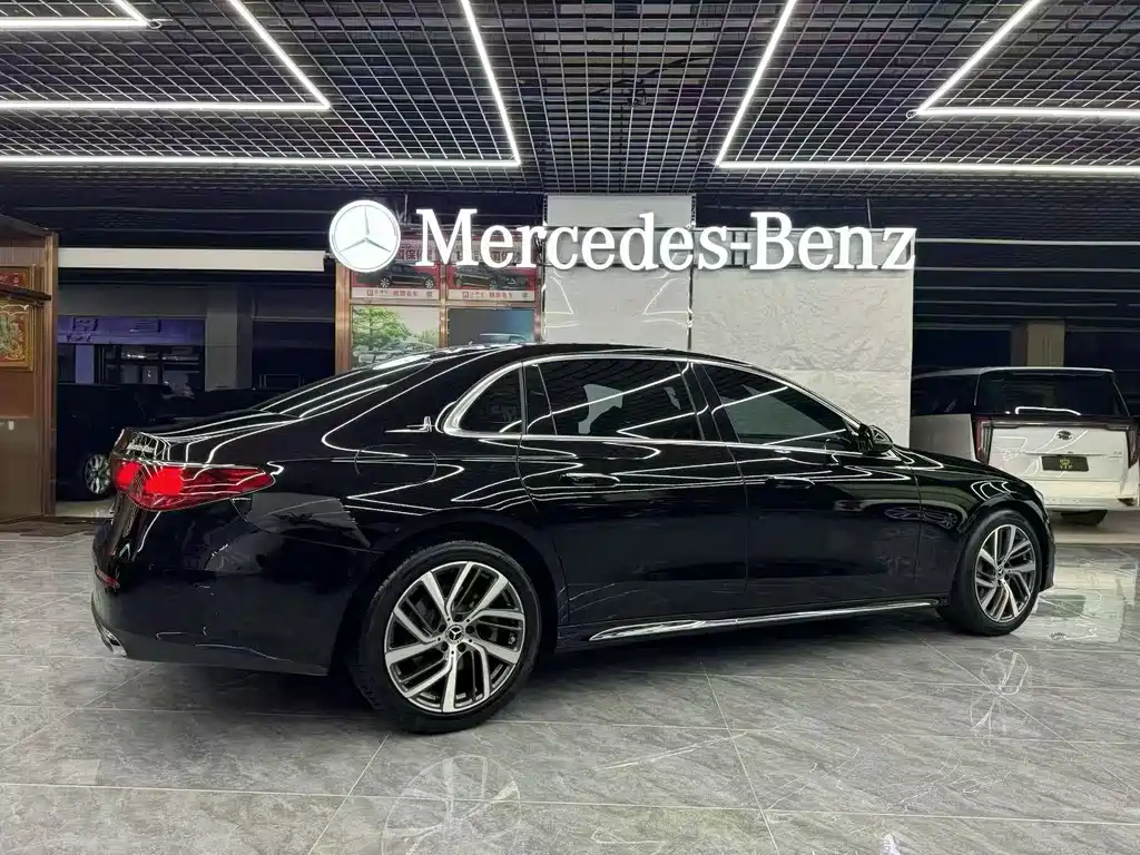 Mercedes-Benz E-Class 2024