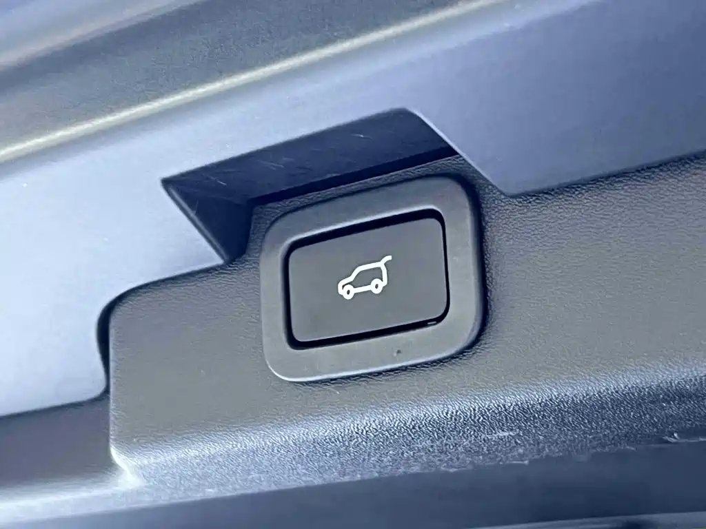 Land Rover Discovery 2020 — фото 14