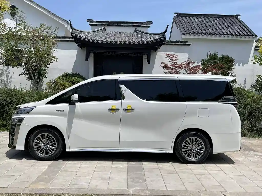 Toyota Vellfire 2022 — фото 5