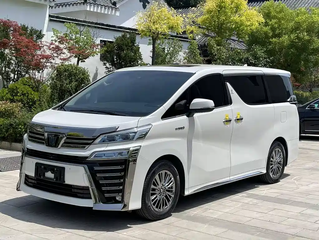 Toyota Vellfire 2022 — фото 3