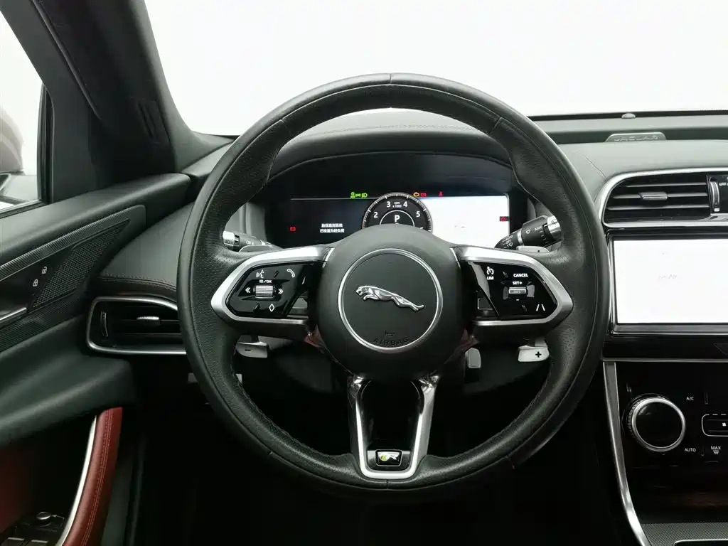 Jaguar XEL 2021 — фото 11
