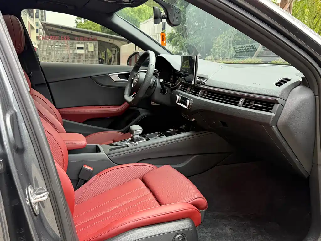 Audi A4L 2025